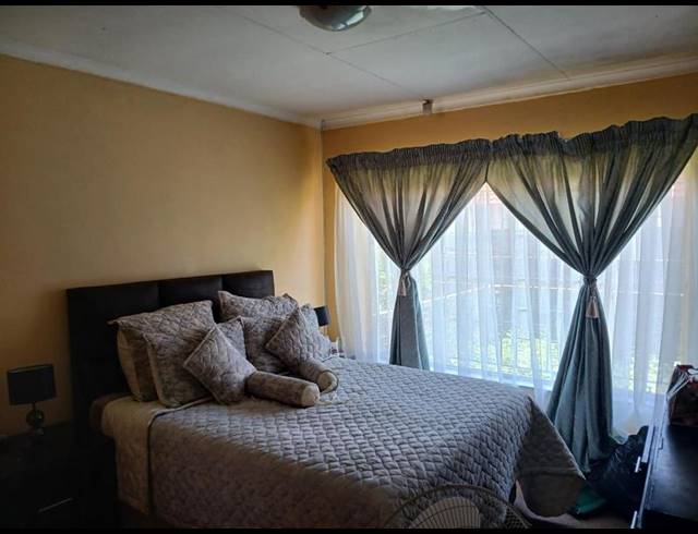 3 BEDROOM HOUSE FOR SALE IN THE ORCHARDS